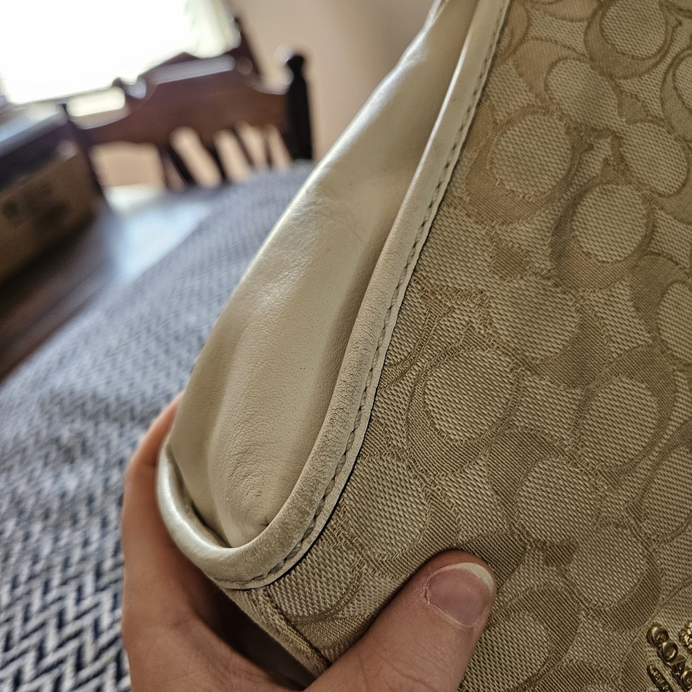 EUC Coach Dufflet Crossbody Purse w/ Signature Jacquard in Cream/Tan - Picture 11 of 15